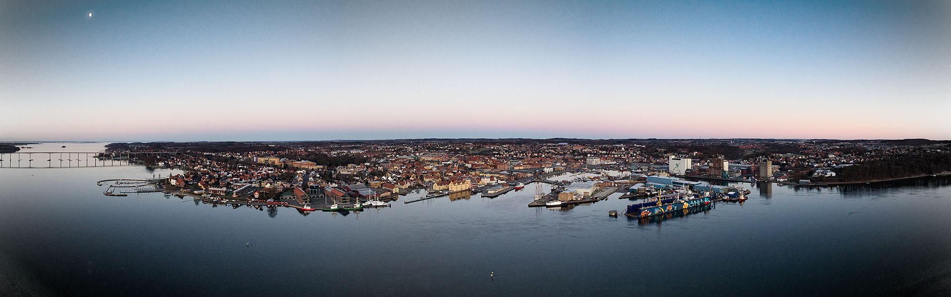 Dronebillede med udsigt over Svendborg